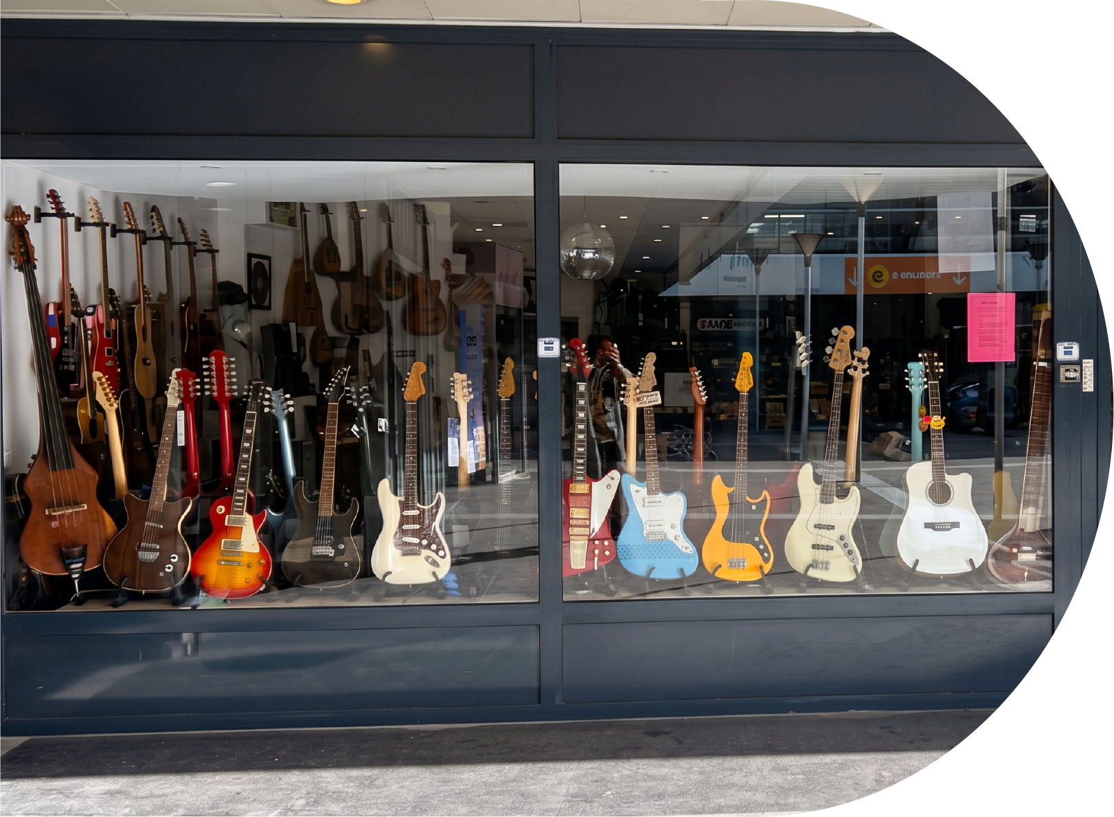 Vu d'un magasin de guitare